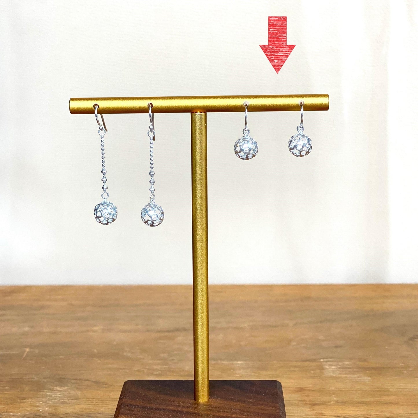 ペットとペア:チャームと透かしピアス (小)