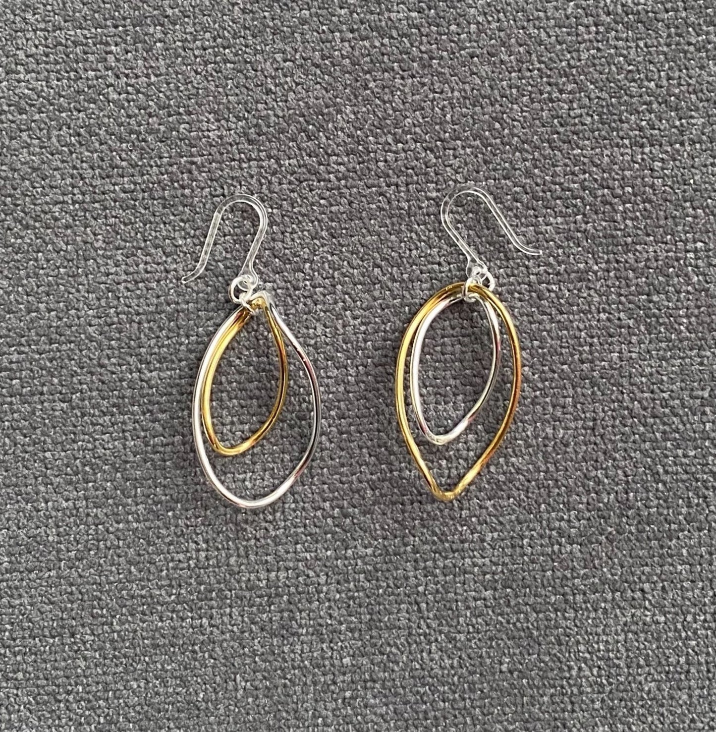 Petal 樹脂フック ピアス
