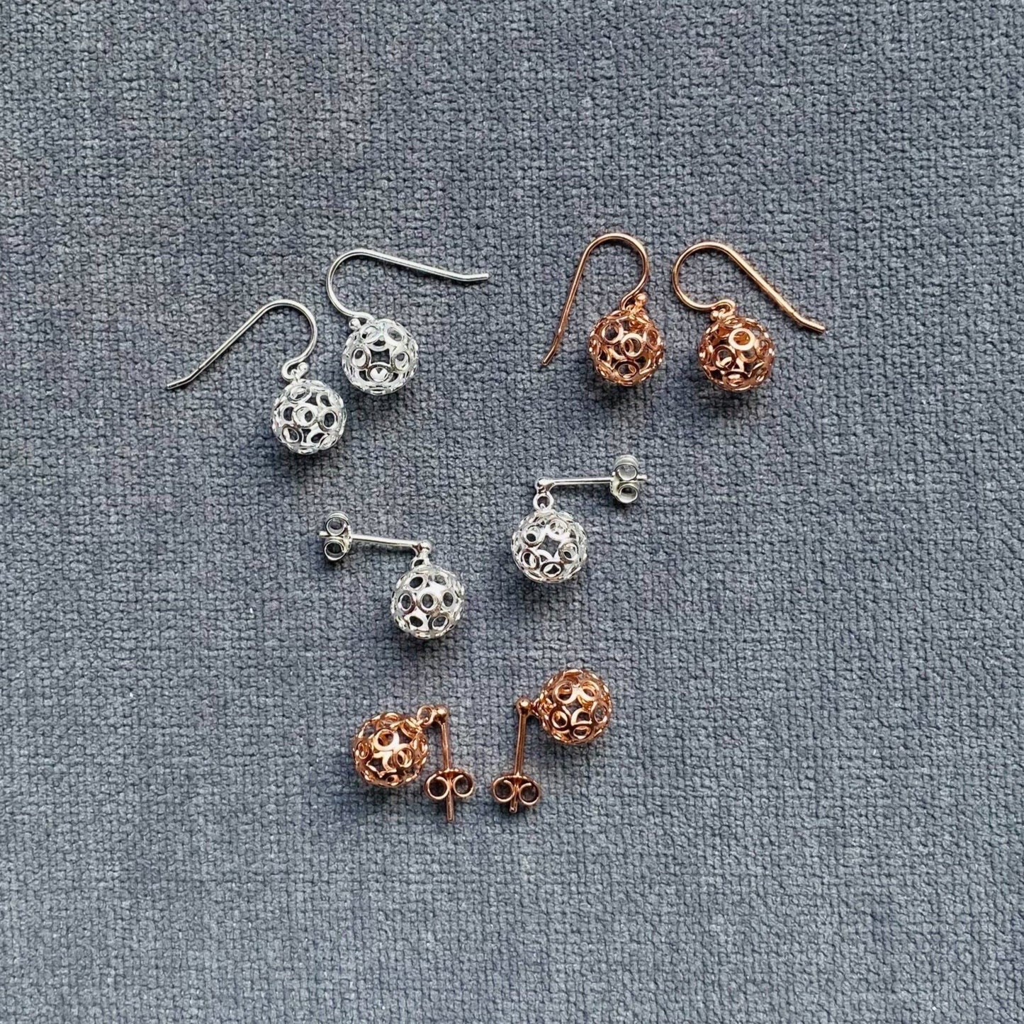ペットとペア:チャームと透かしピアス (小)